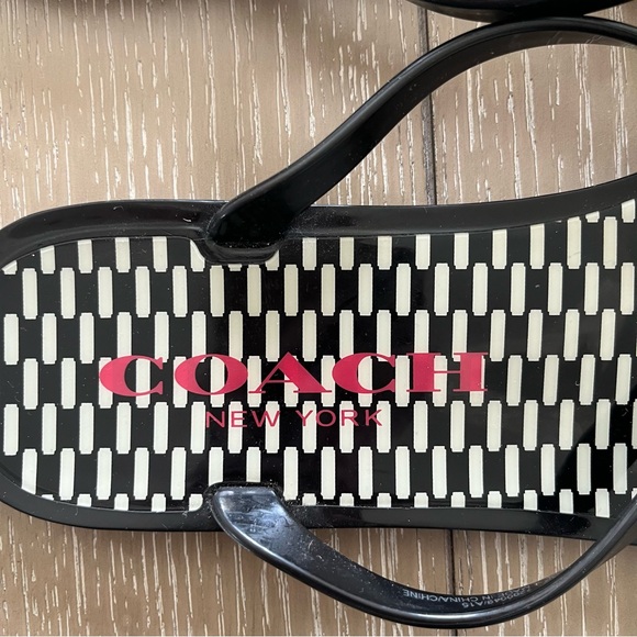 Coach Landon Thong Black Jelly Flip Flops Sandals Gold Bow Logo Sz 9 Resortwear - Picture 7 of 9